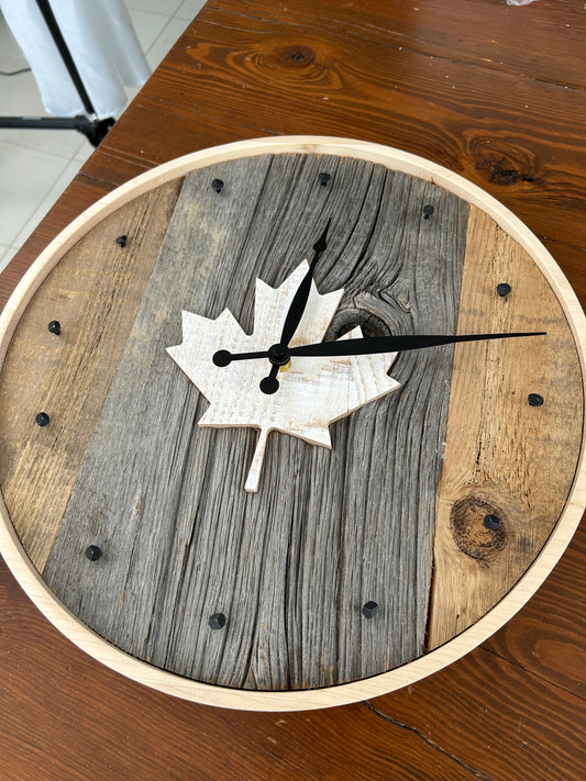 17" Canada Barnboared